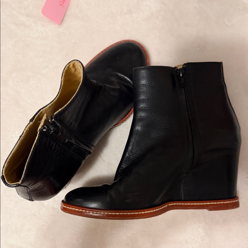 MM6 Maison Martin Margiela Black Leather Wedge Ankle Boots with Brown Sole